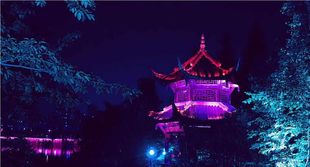 中年|乐山的夜景，好惊艳！