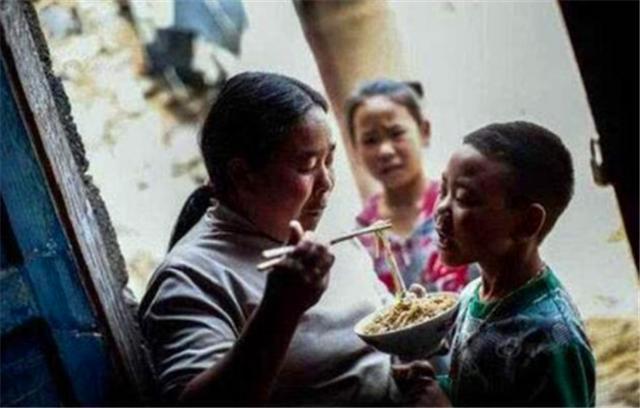 心酸$还记得11个姐姐凑32万给弟弟娶亲买房吗,后续如何,现实又心酸