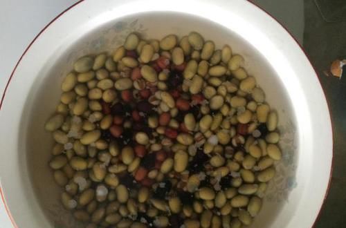 血糖|吃一碗米饭会让血糖上升?饭里加入几种食材,营养翻倍还稳定血糖