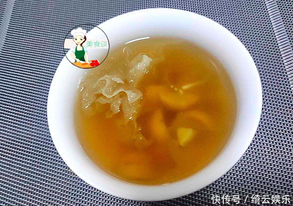  煮银耳汤时，掌握好一个技巧，银耳汤出胶质爽滑浓稠，比买的好喝