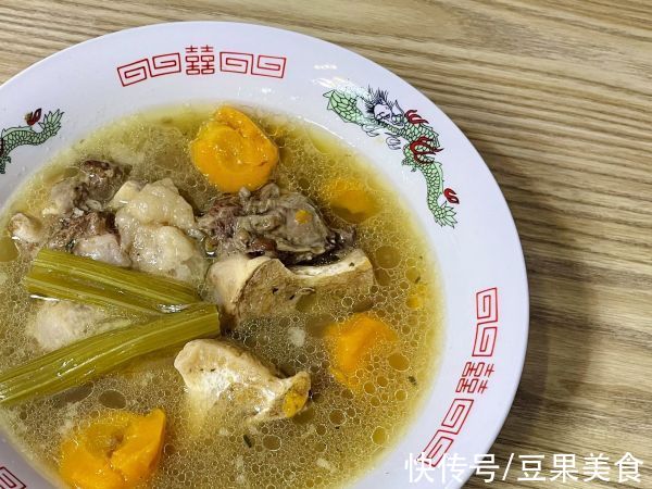 香浓满分!法式胡萝卜牛尾汤(烤箱版)