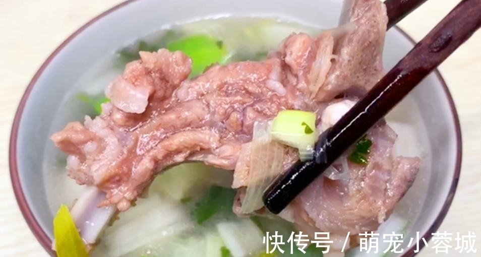 炖羊肉汤|炖羊肉时，有人先焯水，有人直接炖，大厨：全都不对，教正确做法