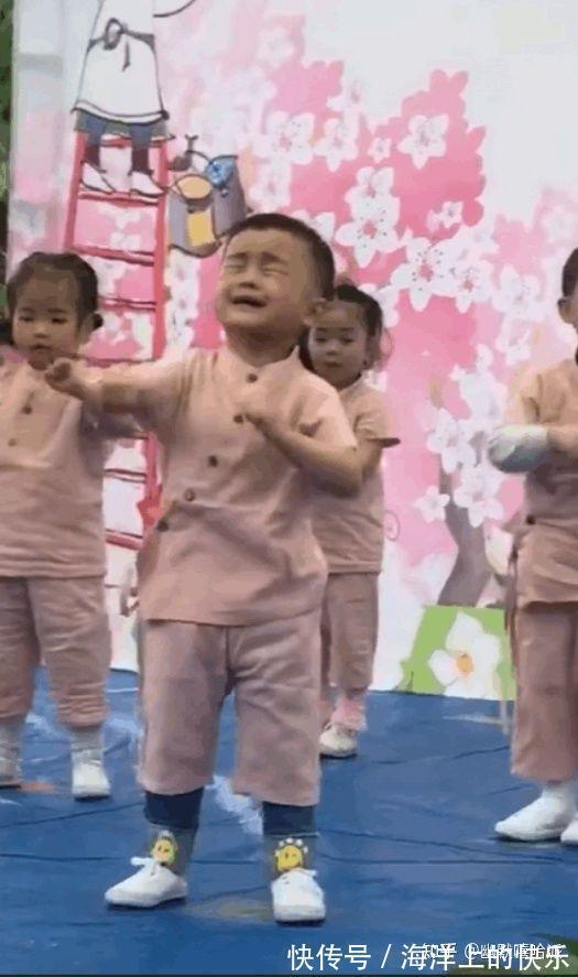 |开心一笑,爆笑图片段子:快睡觉!大晚上我上哪儿给你找公猫去