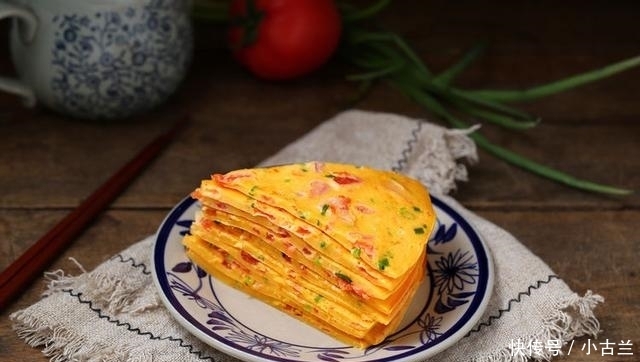 金黄|不和面不擀面的早餐饼,手快5分钟就上桌,金黄红润有食欲