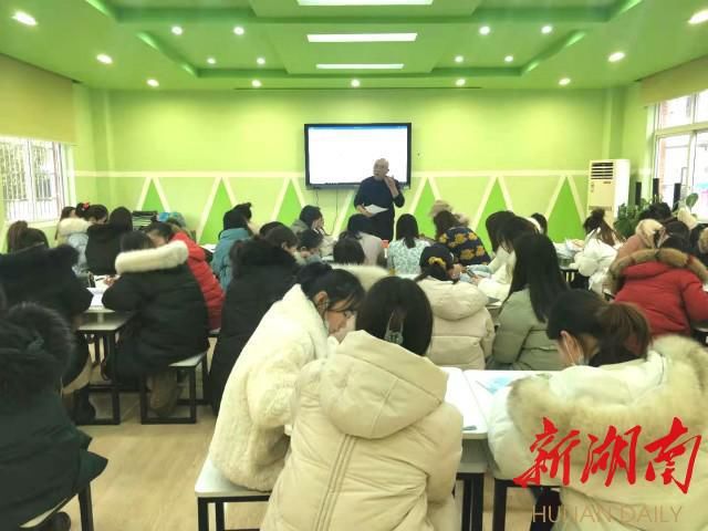 培养语言文字的“根”，让师生笔下生花