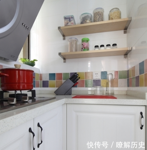 家居|简单的装饰品,给人带来前卫的感觉,并且让空间更加明朗