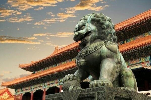 刘备#一首豪气干云的五言诗,犀利语言写尽兴亡之叹,开篇两句笔力铮铮