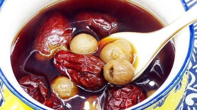 黑豆|红枣的“黄金搭档”找到了,搭配泡水喝,补气养血,让你面如桃花