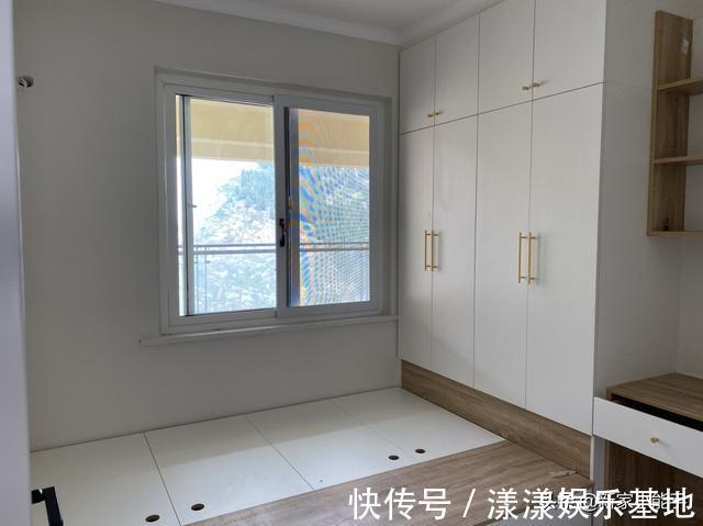 装修|越来越流行装修不做吊顶,不做电视墙,看她家,全屋极简又耐看