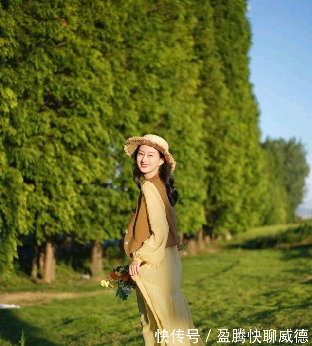 半身裙|极简的穿搭风格看似随意,却不经意间透露着高级,温柔又有气质