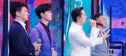 谢霆锋|央视国庆晚会：胡歌一人分饰五角，李雪健一开唱中国式浪漫破防了