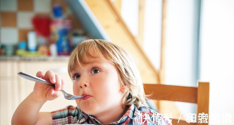 孩子|不爱吃饭的娃,都有一个不懂他的娘!宝妈教你四招,让宝宝吃饭香