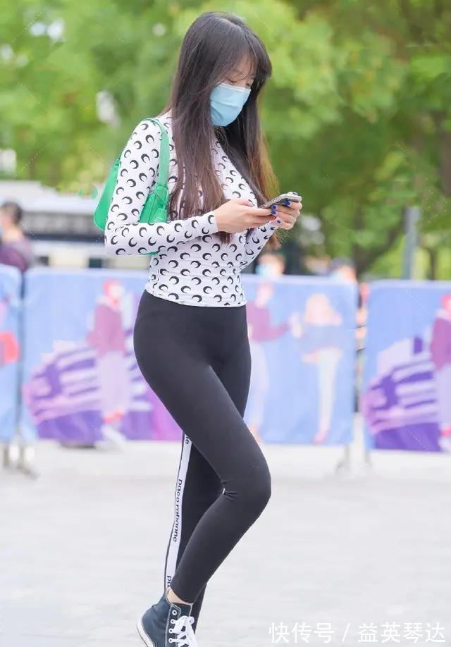 健身房 健身房出来的“健美裤”,被女孩们穿上了街头,时髦又好看