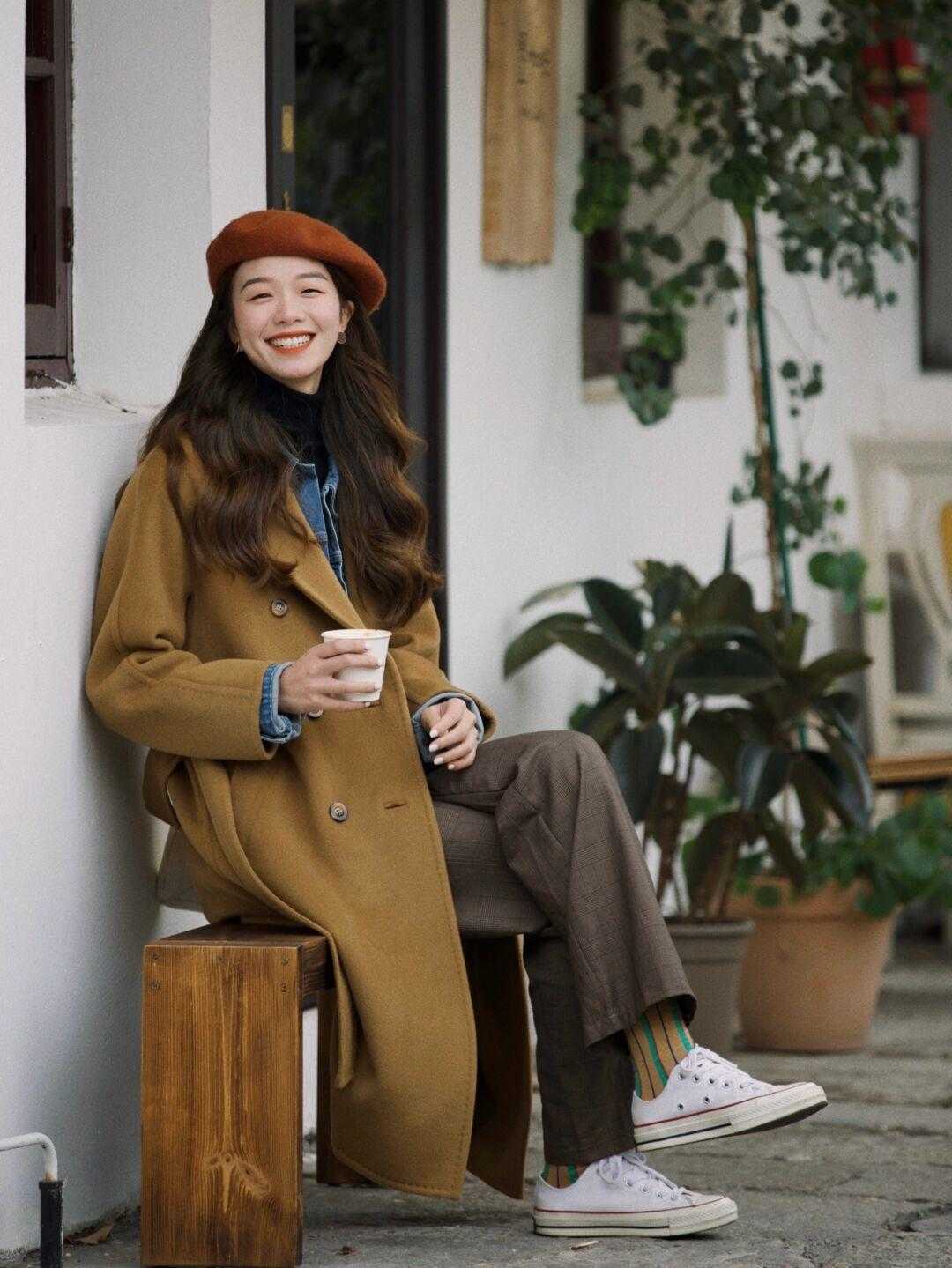 打底裤 别再用大衣搭紧身打底裤了!今年适合与大衣搭配的,是这几条裤子