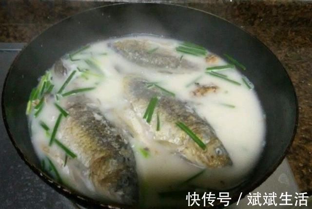 老少皆宜|鱼汤不要直接下锅炖，多加一步，鱼汤轻松炖出奶白色