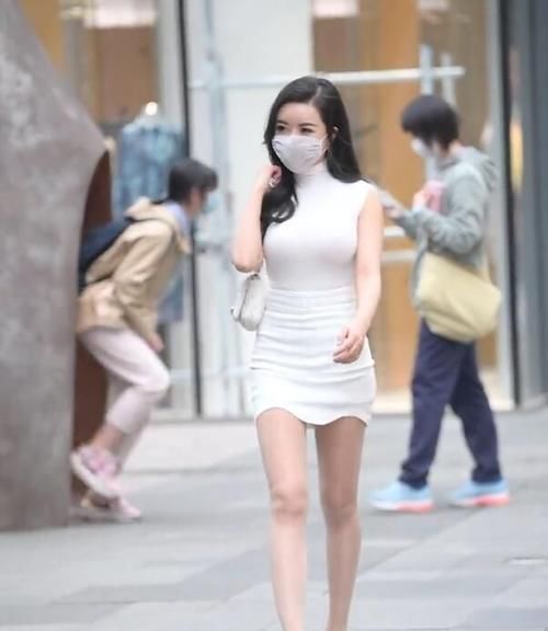 身段 包臀裙搭配丝袜,绽放都市女郎质感,轻松穿出性感身段