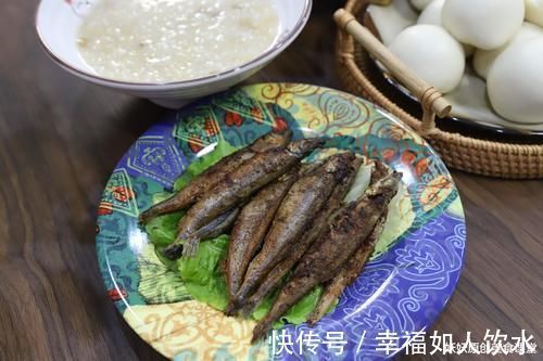今天的早餐,我给孩子做早餐已经坚持了七年,身体才会暖和