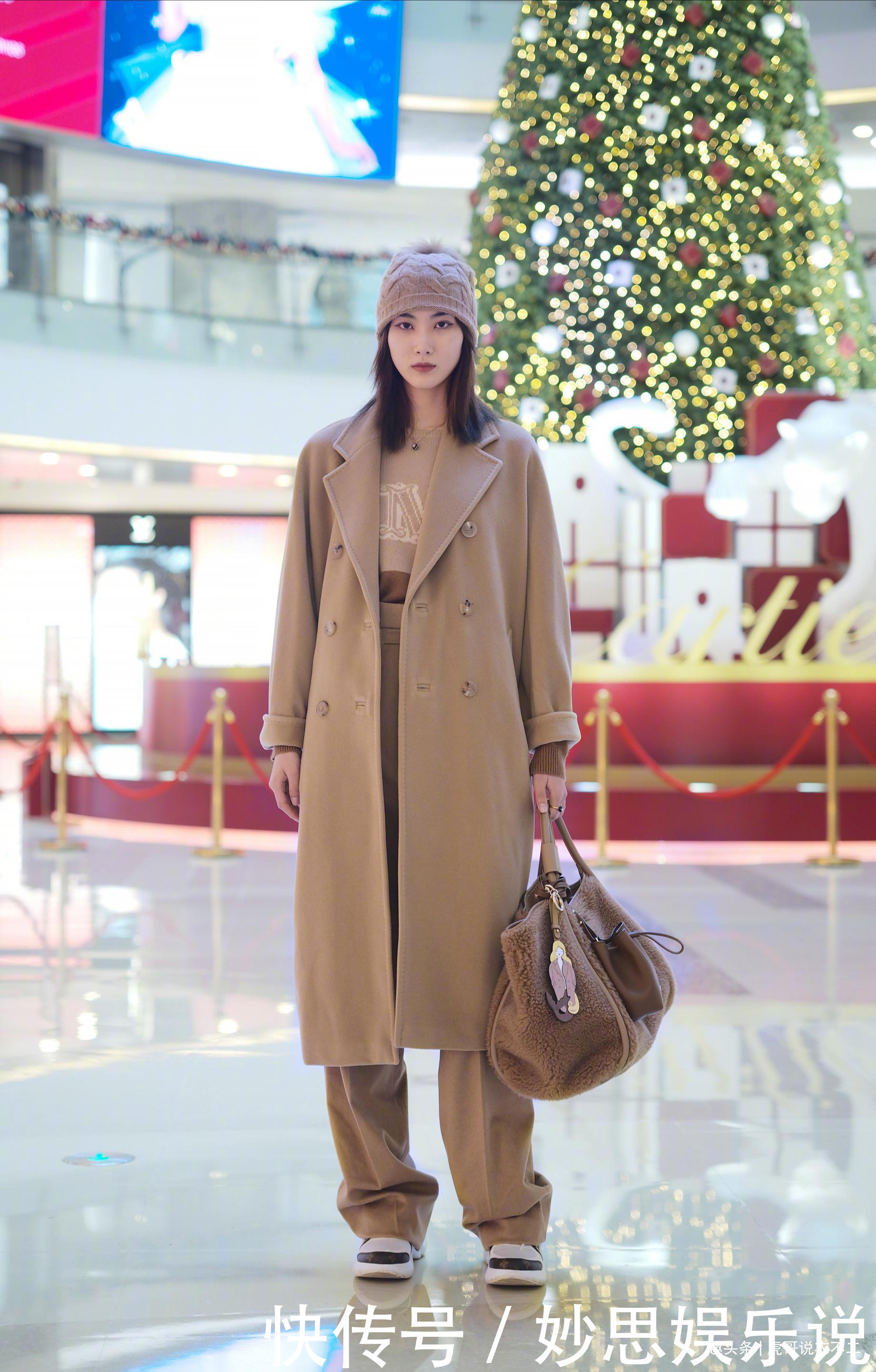 冬装怎么搭才好看又迷人看看街拍达人怎么穿,轻松变身时髦精