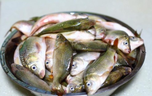 外酥里嫩的干炸小鱼，男人最爱的下酒菜