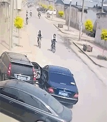 |搞笑GIF段子:哎呀!对不起啊!我也不是故意的,我也没想到会失败啊!