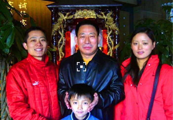 二胎|他和女学生相爱,因生二胎而没了工作,二胎长大后赚千亿回报他