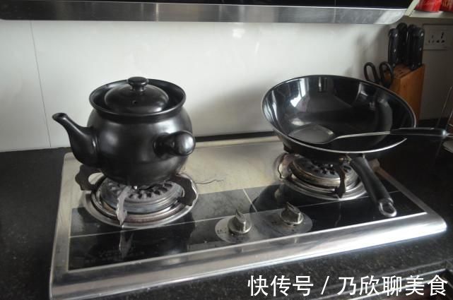 煤气灶的左边不能炒菜?我也才知道,多亏燃气师傅提醒,涨知识了