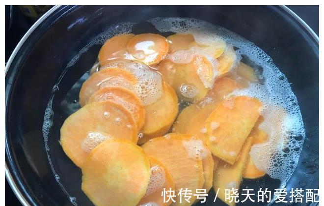 烤箱|1个红薯加2个鸡蛋,做成营养早餐,低卡饱腹不怕胖,简单又省事