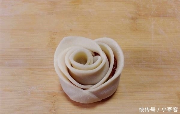 猪肉馅|饺子“新包法”，刚上桌儿子就抢着吃，直呼太有创意了！真香！
