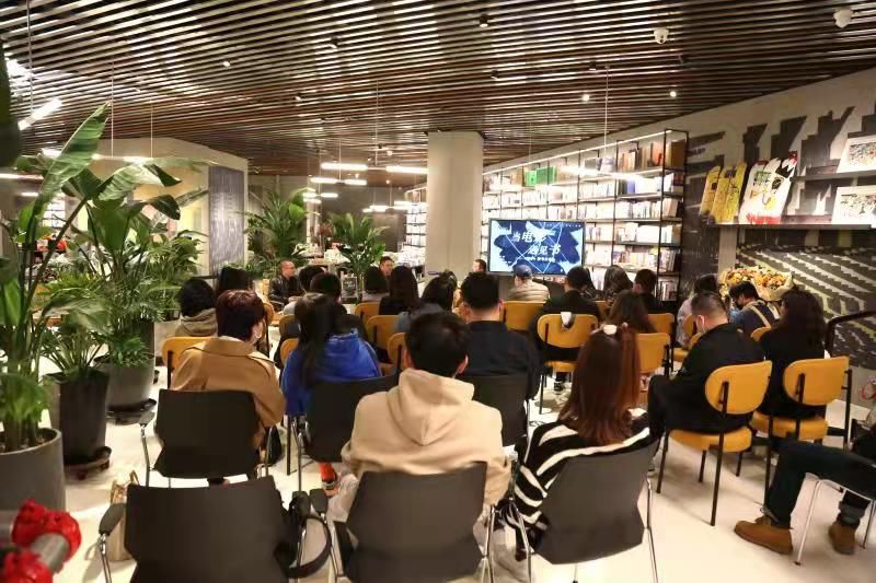 阿郎！《看电影》主编推出首部中篇小说集 李睿珺、韩浩月称赞细节动人