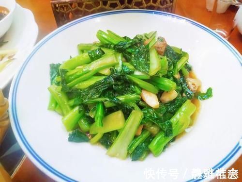 宋小宝|大侄子给婆婆拜年,我点了18道菜招待,婆婆的脸比宋小宝还黑