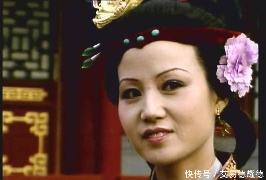 赵姨娘|说红楼:赵姨娘一出场,鸡飞狗跳!这个泼妇可恨又可怜