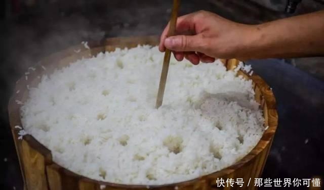 大米到了你手里,真的蒸对了吗加点这些料才是真的好吃!
