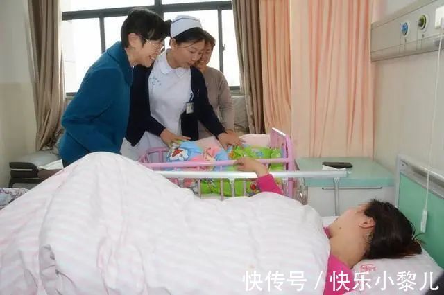 家长|宝宝出生18天学会翻身,奶奶乐得与亲友炫耀,却被儿子送回老家