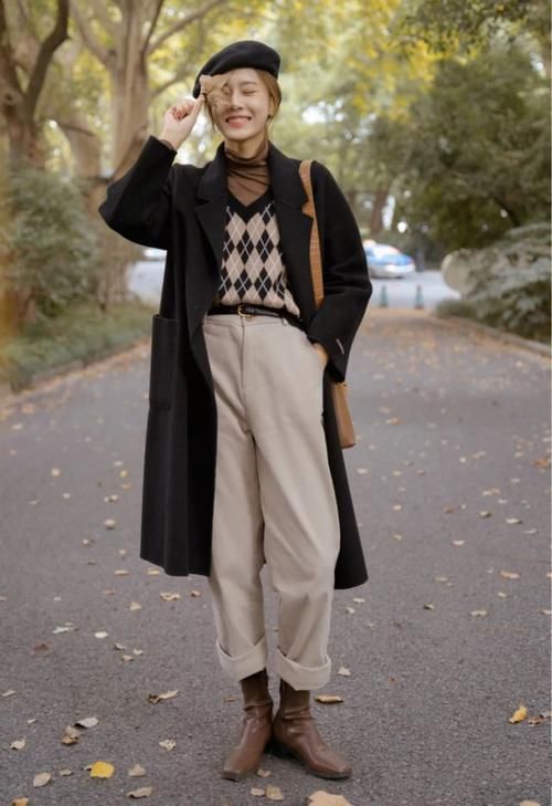 毛衣穿搭不臃肿的搭配技巧都在这儿！照着学穿搭，遮肉显气质