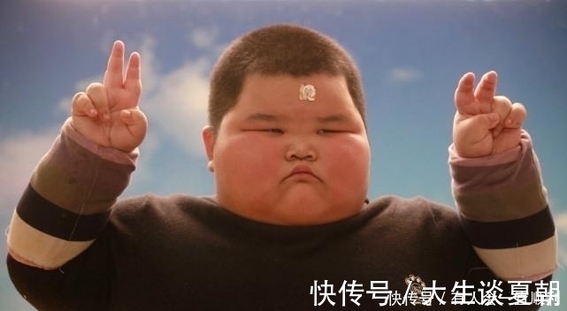 宁宁|表弟12岁身高1米80,儿科主任:做好这2点,孩子长高个发育好