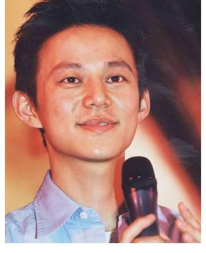 好脾气|节目录制失控，何炅离席，成龙一脚踹向主持人，网友却说解气