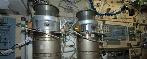 国际空间站里的氧气是从何而来的,太空漂浮十几年,为什么耗不尽