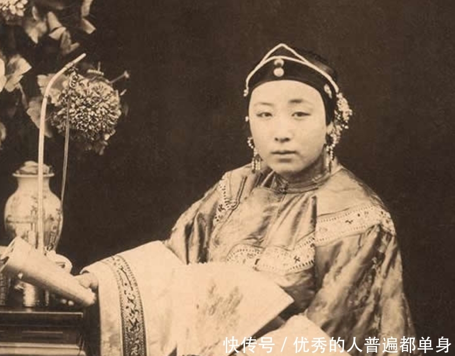 玲珑|清朝女子到底有多美?眉目端正如画,身材窈窕玲珑多姿!