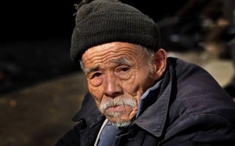 小知识|百岁老人“血管”年轻像70岁,养生与喝水睡觉无关,与此3事有关