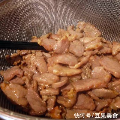 玉米淀粉|蒜爆羊肉，蒜香十足无膻味