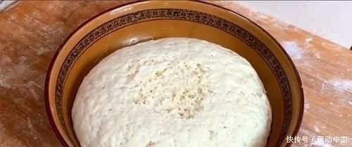 面粉新做法,不蒸馒头不烙饼,饭店都买不到,出锅瞬间就被扫光