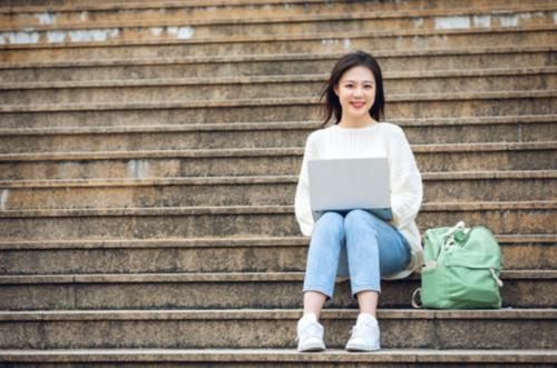 天壤之别|大学生生活费排行榜出炉，象牙塔里的三六九等，学生：天壤之别