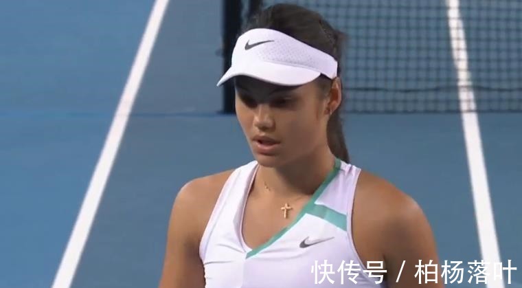 拉杜卡努|鏖战三盘2-1,单盘6-0送蛋,华裔天才少女强势晋级,淘汰美网冠军