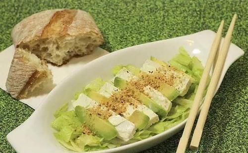 亚硝酸盐|爱吃米面的都注意!这几种食物暗藏“毒素”,你家餐桌上没准就有