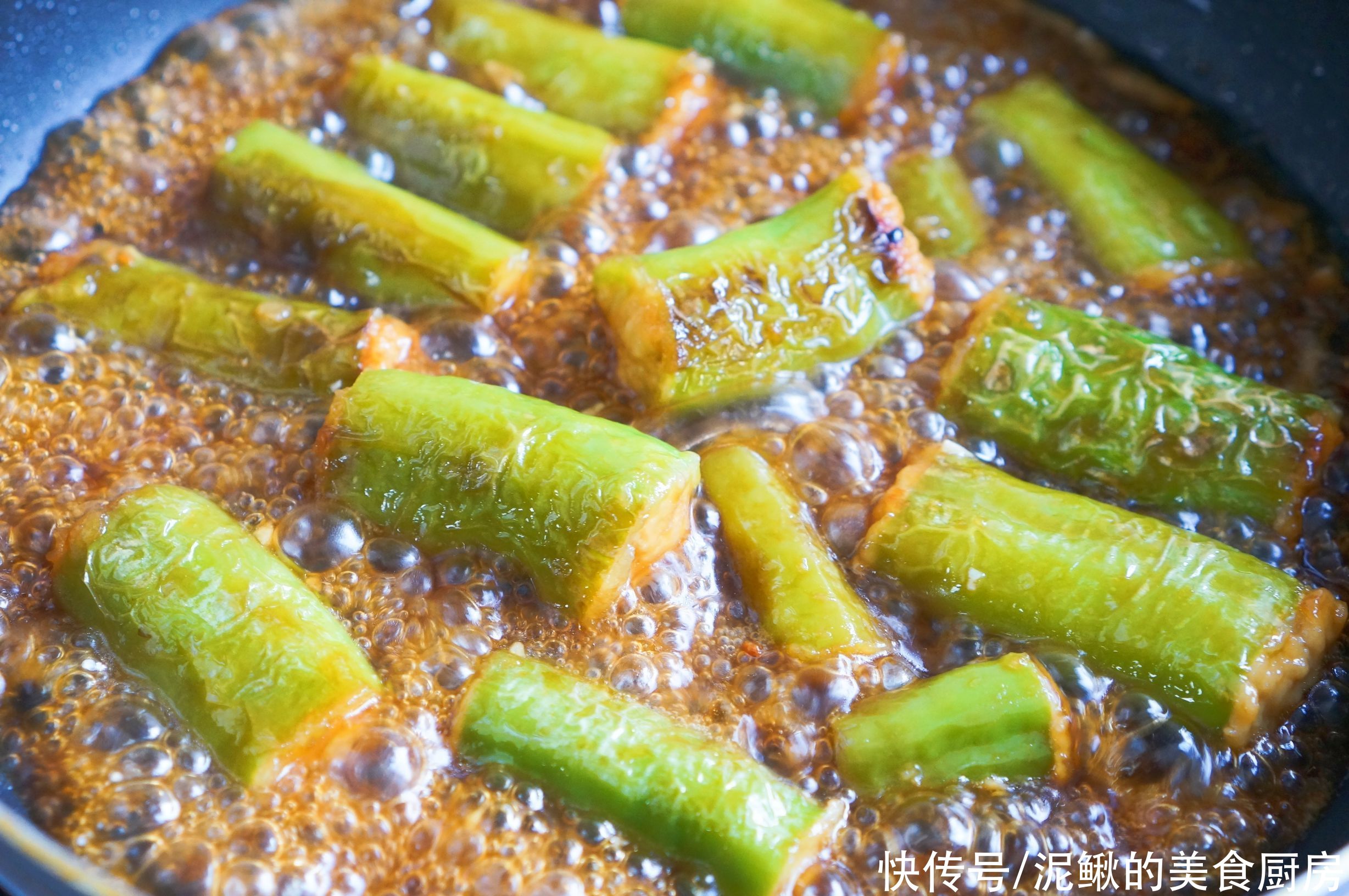 年夜饭少不了下饭菜，做法简单，好吃下饭不油腻，家人客人都喜欢