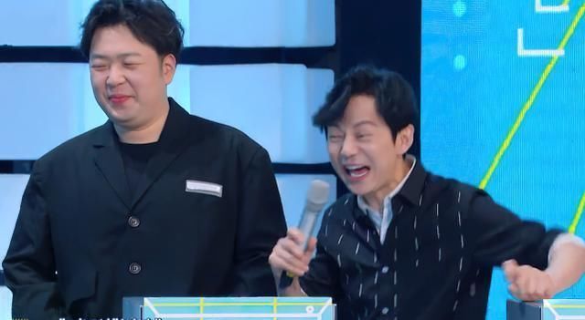 李维嘉|张雨绮上《快本》不避嫌，双手拉住丁程鑫，他的反应暴露男团素质