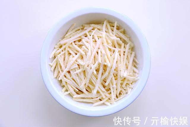 青红椒|既是菜又是饭，土豆换个做法，十元不到，全家吃饱又吃好