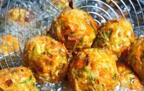 炸萝卜丸子，盐渍还是焯水？多加2样，丸子外酥里嫩，放凉不发硬