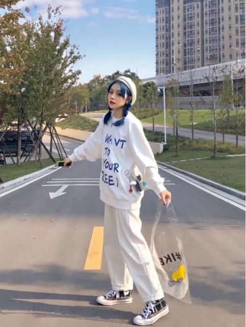 春季穿衣重在“精气神儿”，这3种颜色尽量少穿，这3种更显气色