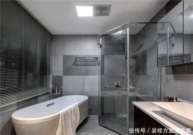 高度感|三居室如何玩转现代风,这个112平给你的参考